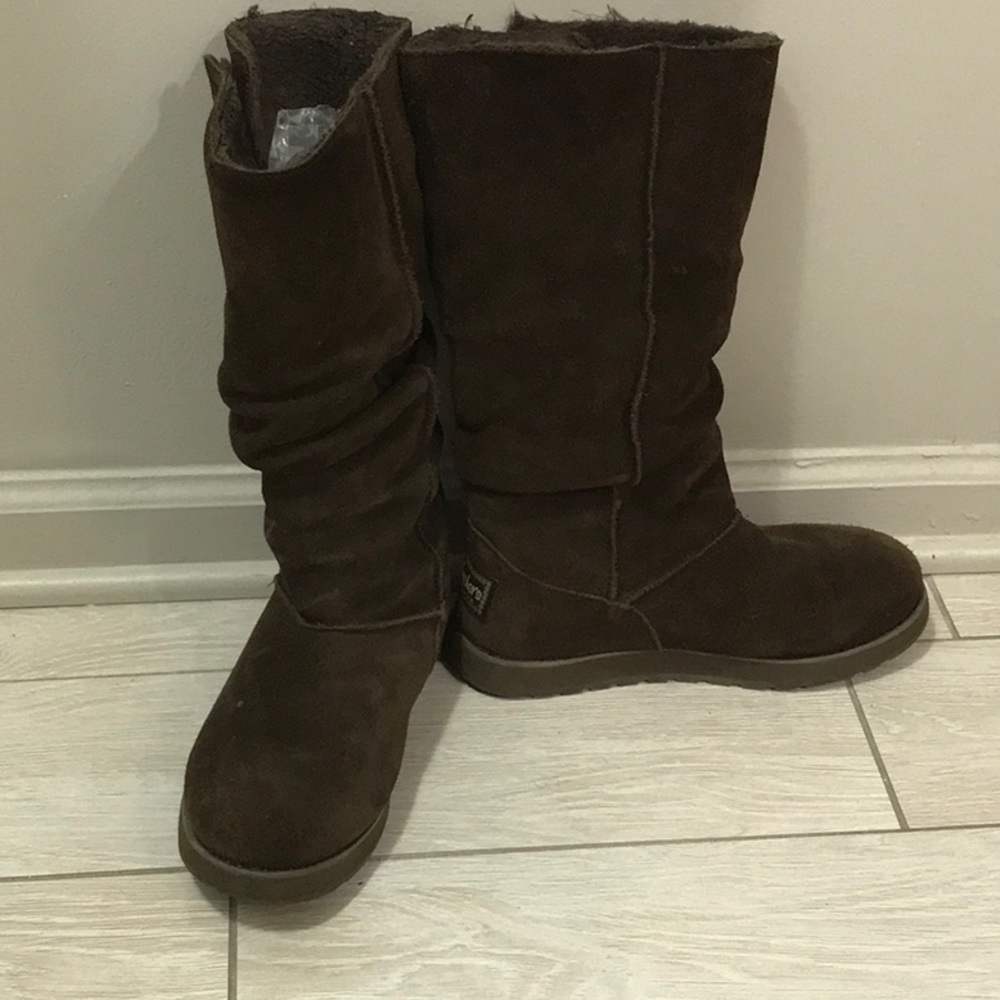 Skechers Women’s Winter Boots Size 8